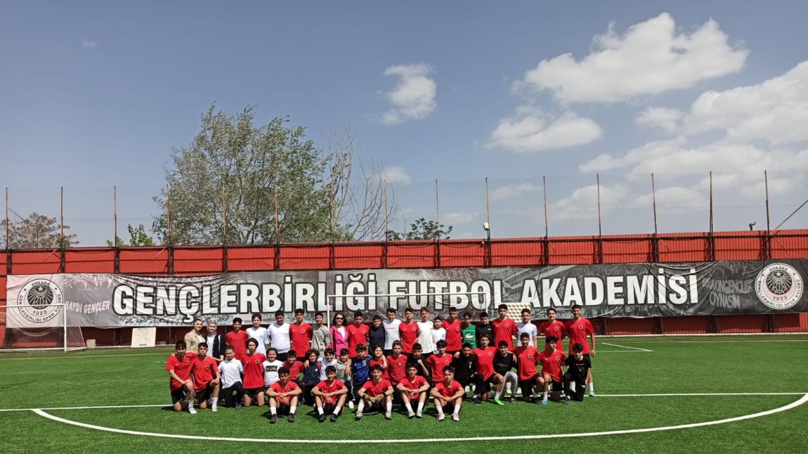 Okulumuz Futbol Takımı Gençlerbirliği Futbol Lisesini Ziyaret Etti